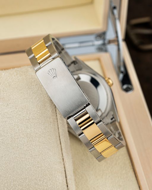 Rolex Oyster Perpetual 14233 Image 3